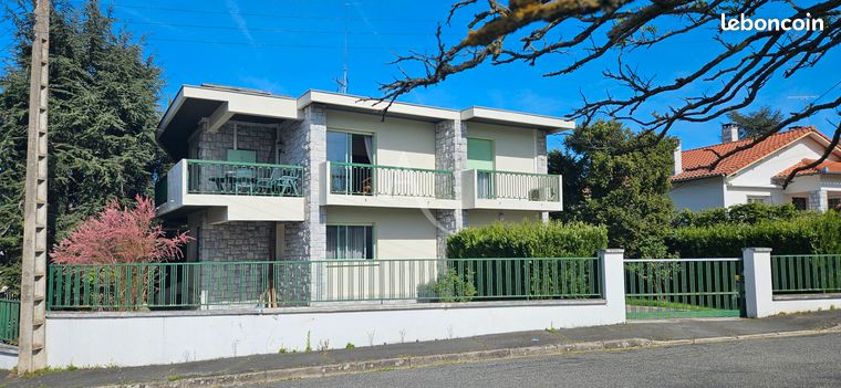 Villa 8 pièces 200 m²