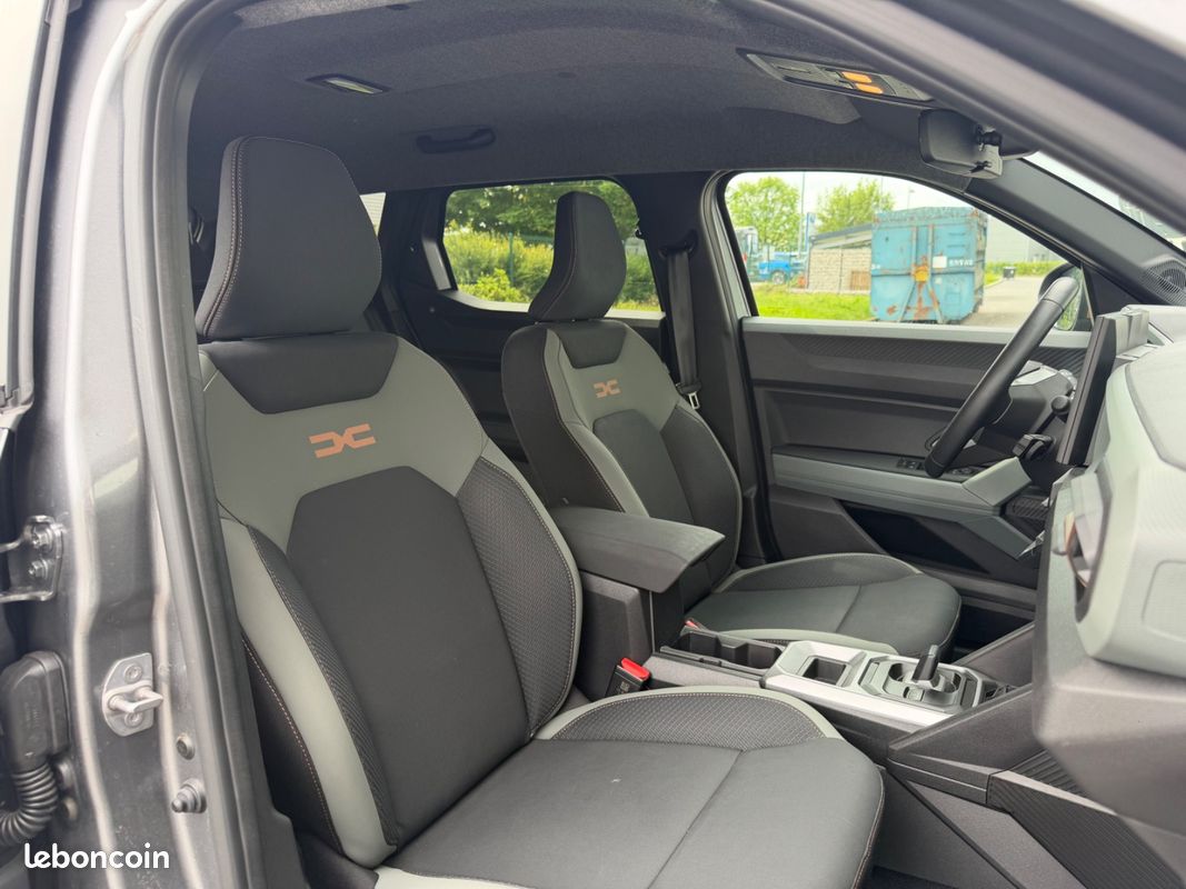 DACIA DUSTER TCe 141cv Hybride 4x2 EDC Extreme - Sièges Volant chauffants / CarPlay / Caméra 360 - (image 15)