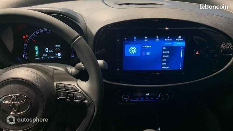 Toyota Aygo X 1.0 VVT-i 72ch Design S-CVT MY24 (image 19)