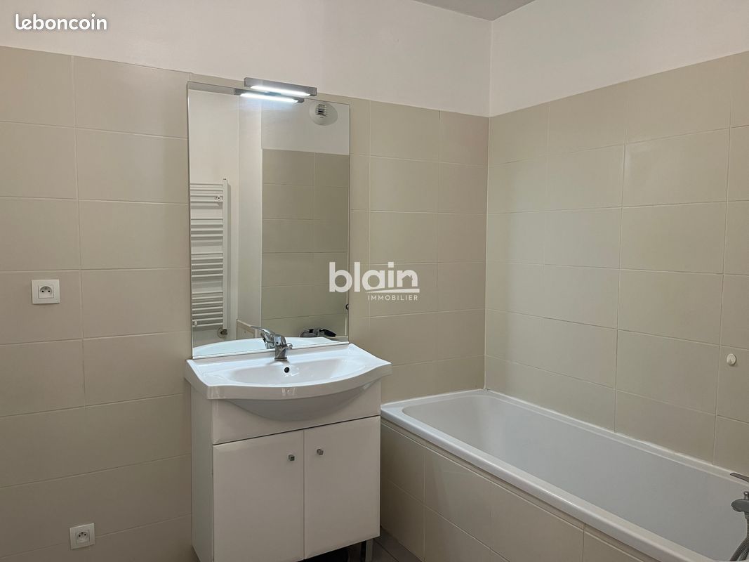 Appartement a louer fontaine - 3 pièce(s) - 64 m2 - Surfyn