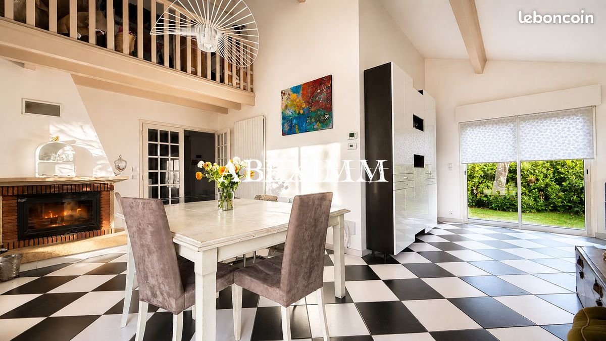 Maison 5 pièces 230 m² · à Bourg-lès-Valence · 230 m² · 479 000 €