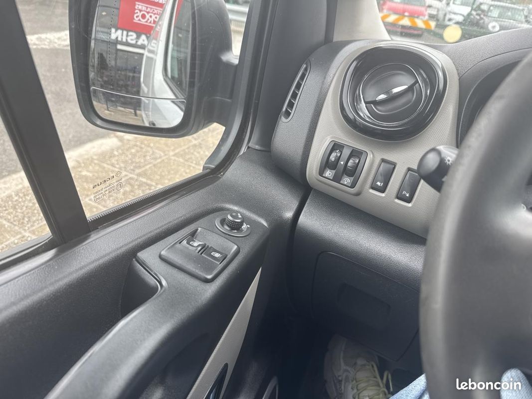RENAULT TRAFIC L1H1 1000 Kg 1.6 Energy dCi - 125 Fourgon Grand Confort L1H1 (image 27)