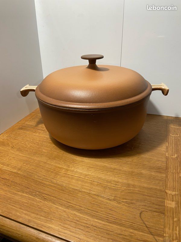Cocotte Ronde Le Creuset – Enzo Mari – La Mama – Numéro 17 – Vintage Rouge
