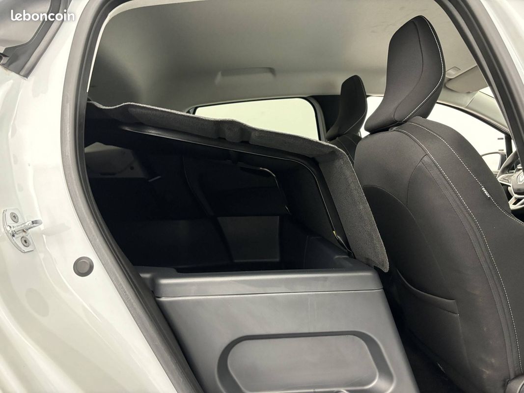 Renault clio societe blue dci 100 evolution reversible (image 16)