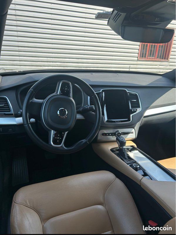Volvo XC90 (image 3)