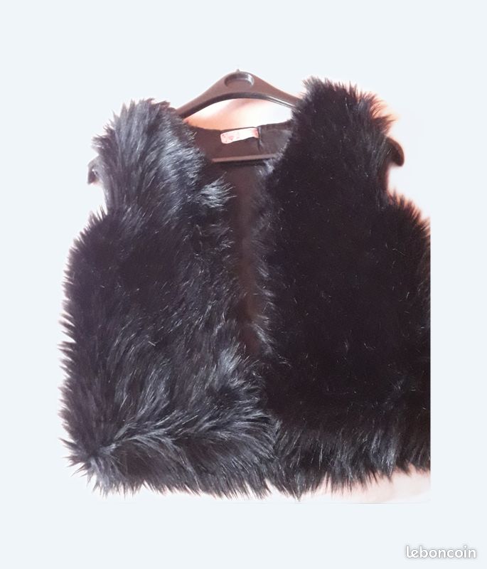 Boléro noir fausse fourrure (image 1)