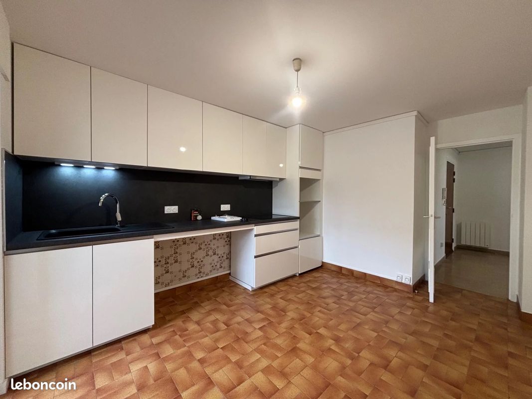 Appartement 3 pièces 90 m² · à Montélimar · 90 m² · 880 €/mois