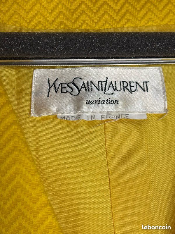 Ensemble Yves saint Laurent Vêtements