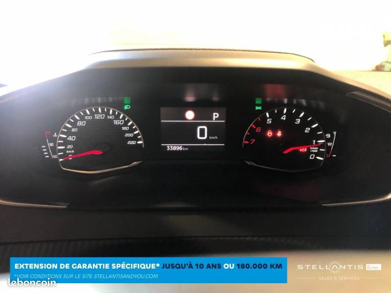 Peugeot 208 PureTech 100 S&S EAT8 Style (image 15)
