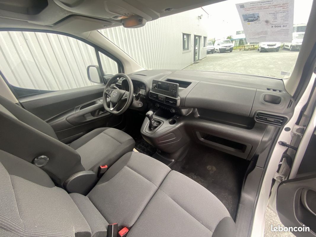 Opel Combo (4) L2H1 Cargo Augmenté 1.5 diese 100ch L2H1 PACK CLIM (image 9)