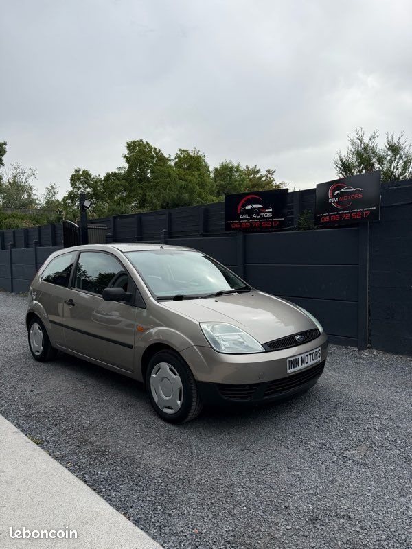 FORD FIESTA 1.3i 70 CH – SEULEMENT 57 000 KM – GARANTIE 6 MOIS (image 1)