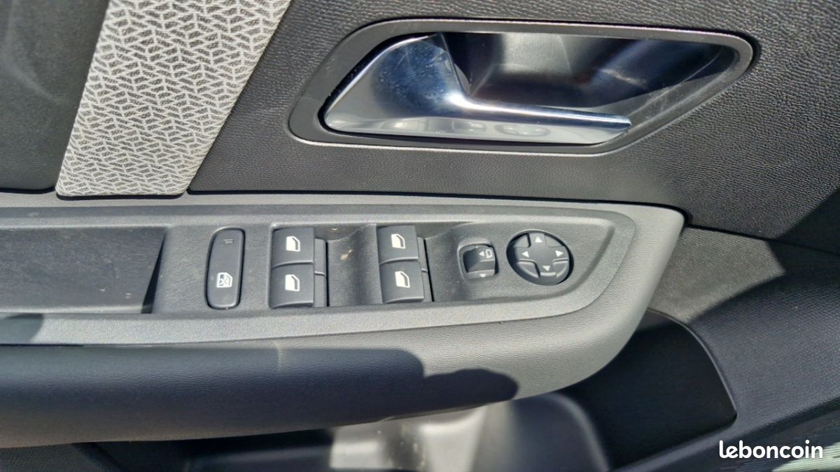 Citroën E-C4 136 CH AUTONOMIE STANDARD AUTOMATIQUE MAX (image 17)