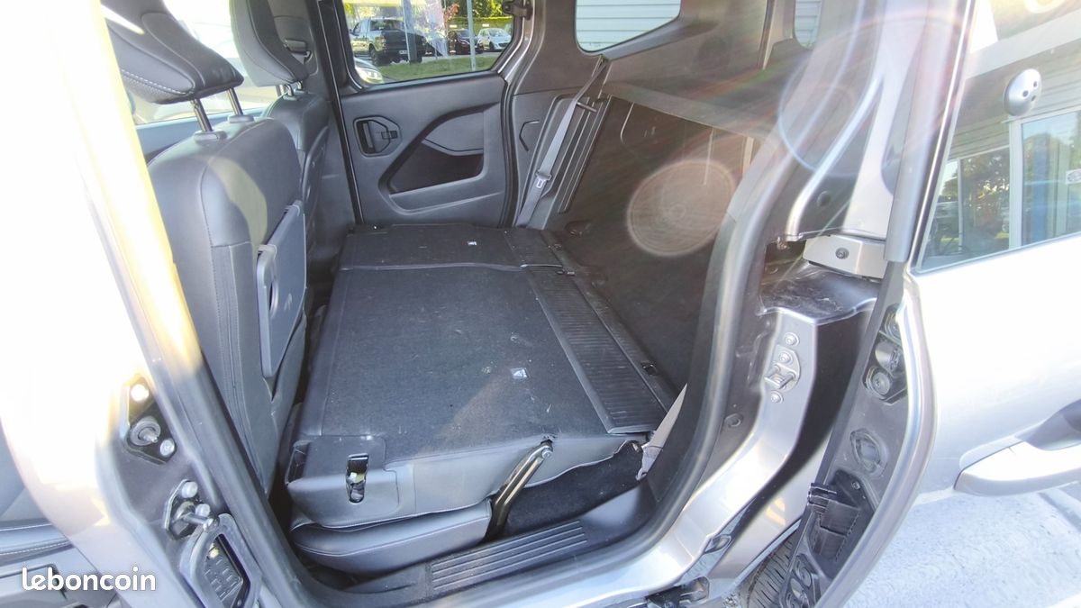 Renault Kangoo III 1.3 TCE 130 TECHNO + attelage (image 17)