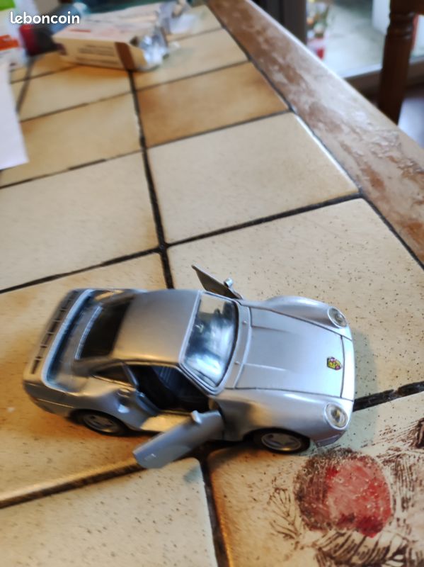 Voiture de collection porche 959 1/39 grise (image 3)