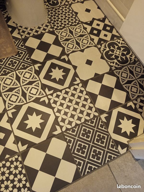 Carrelage noir et blanc environ 1,2 m2 (image 3)