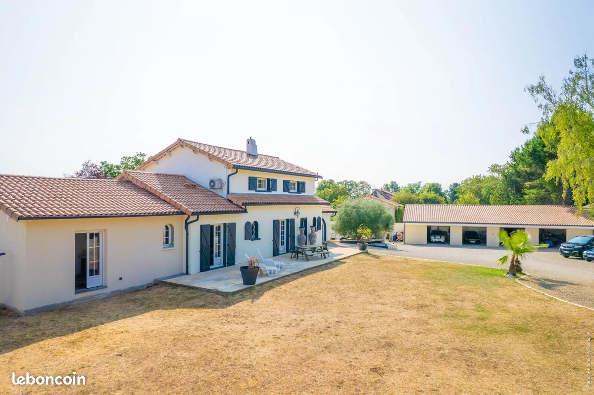 Maison 8 pièces 243 m² · à Cissé · 243 m² · 485 000 €