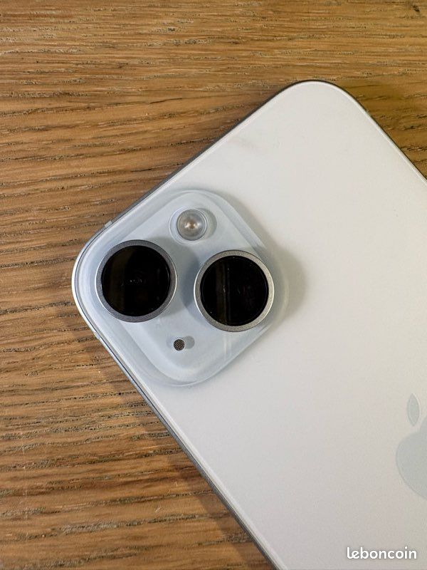 IPhone 15 neuf (écran cassé) (image 3)
