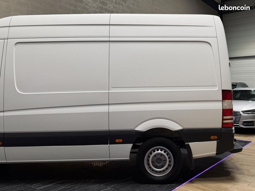 MERCEDES SPRINTER FOURGON 32N 3.0t 219 CDI 3.0 190 BVM Euro5 ÉTAT NEUF RIEN A PRÉVOIR 119 319 (image 15)