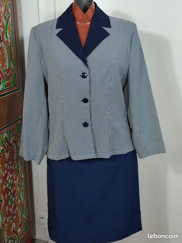 Veste NEUVE à petits carreaux blancs et col noir en taille 44 (image 2)