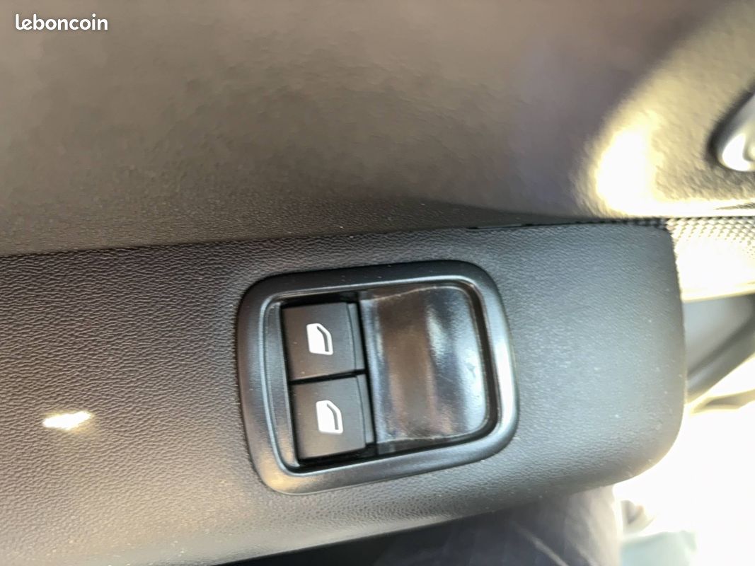 CITROEN C3 PureTech 83 S&S BVM5 C-Series (image 16)