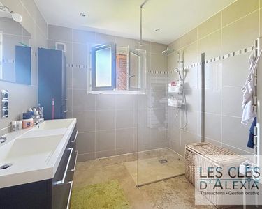 Maison 670 000 € - 229 m²