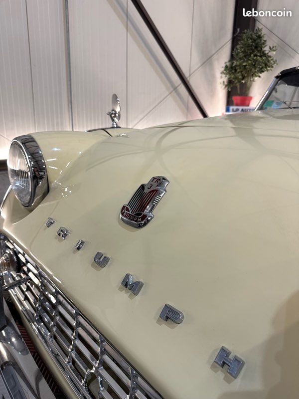 đ TRIUMPH TR3 CABRIOLET Sport â Roadster Anglais dâException âą Overdrive âą Hard-Top âą Ătat Remarquable âą VĂ©hicule de Collection (image 4)