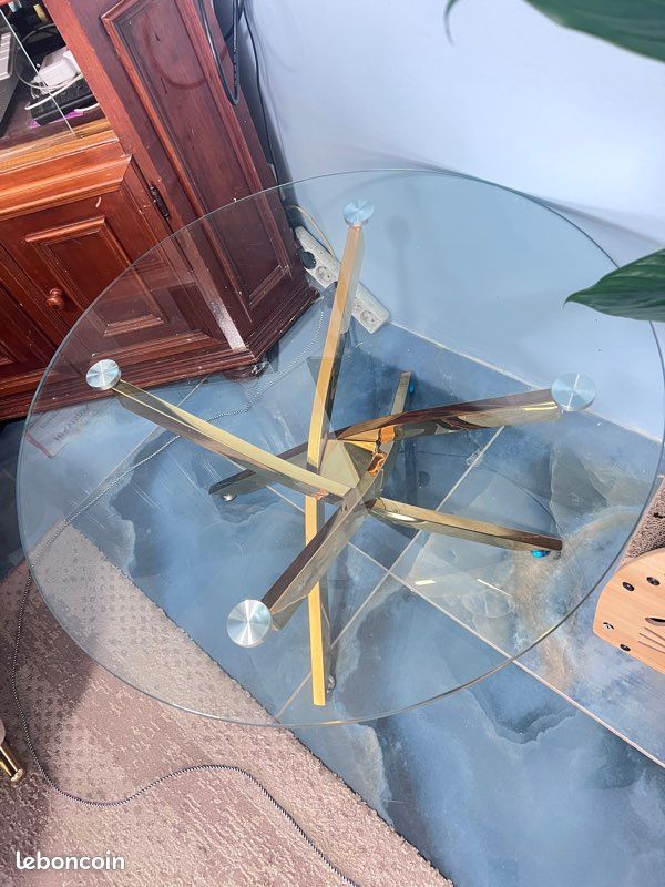 Table basse ronde dorée (image 3)