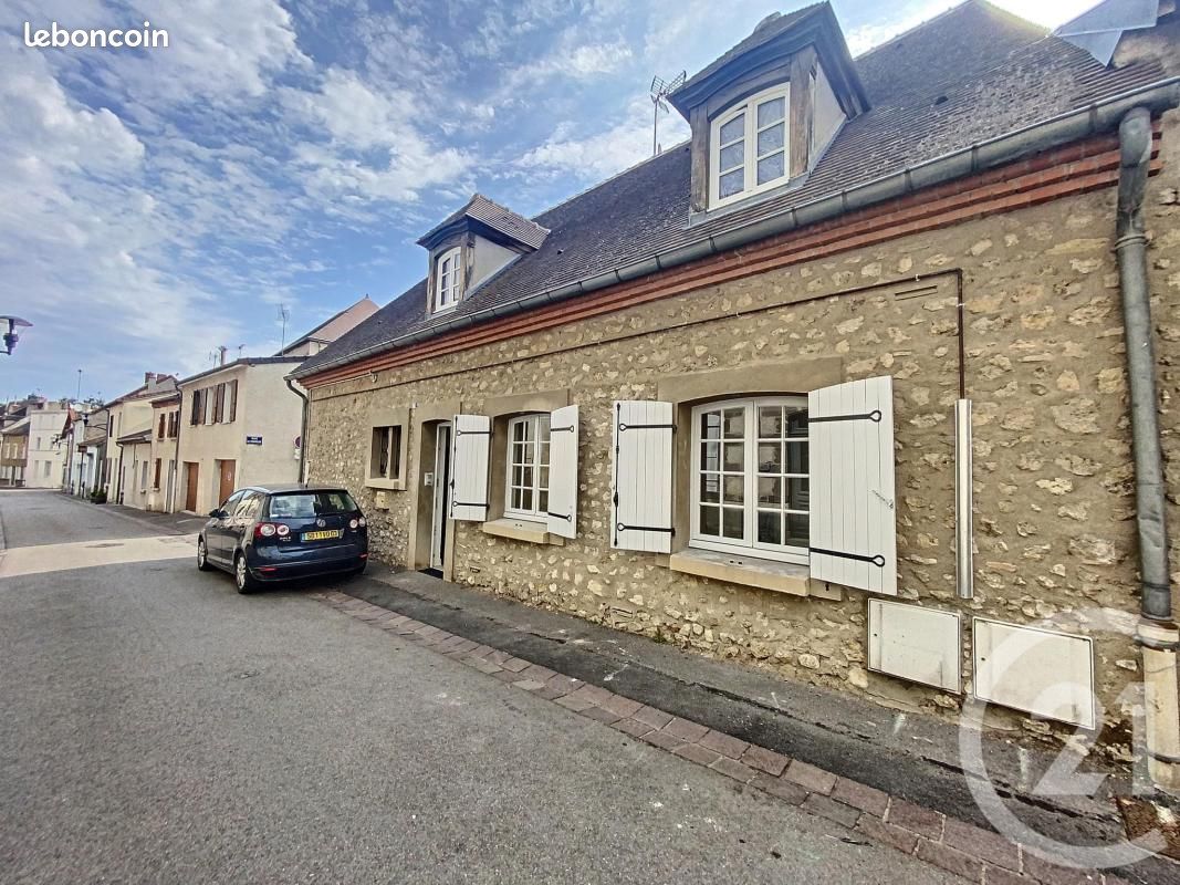 Maison 3 pièces 122 m² · à Saint-Pourçain-sur-Sioule · 122 m² · 630 €/mois
