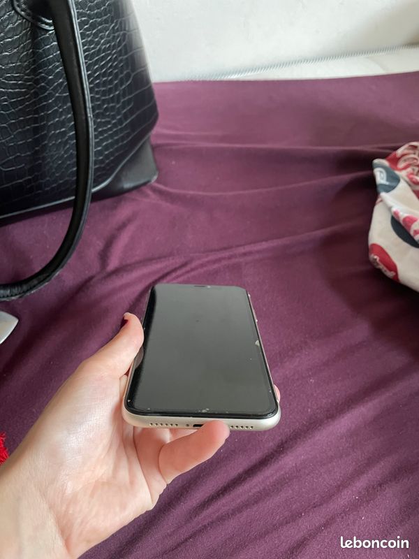 IPhone 11 64go (image 5)