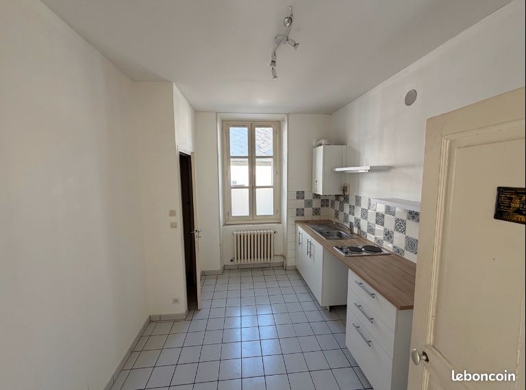 Appartement 2 pièces 28 m² · à Bourges · 28 m² · 390 €/mois
