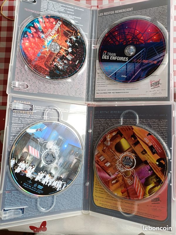 Les enfoirés lot 4 boîtes avec 2 dvd chacune (image 2)