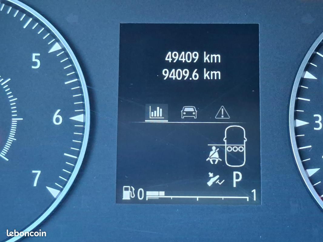 Dacia Sandero TCe 90 CVT Stepway Expression + toit ouvrant + radar av et caméra recul + clim auto... (image 13)