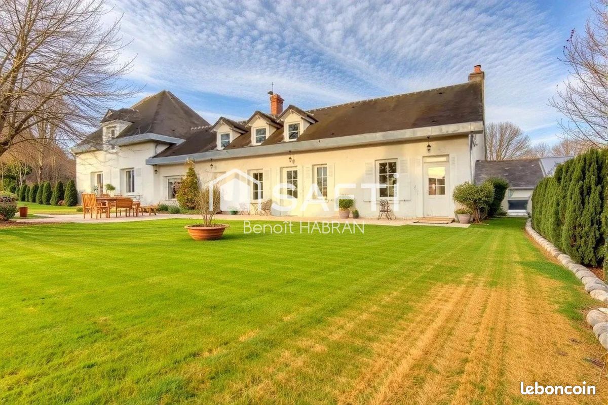 Maison 8 pièces 235 m² · à Orgerus · 235 m² · 575 000 €