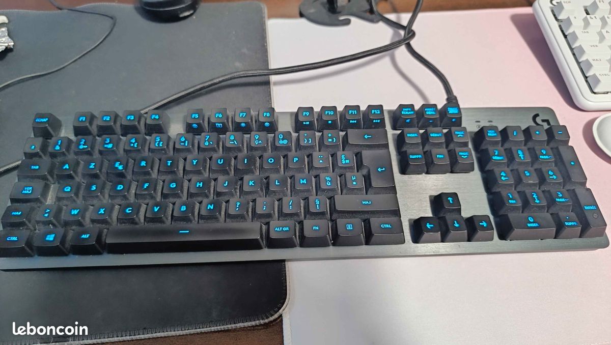 Clavier mécanique Logitech G513 Carbon – POUR PIÈCES OU À RÉPARER (image 1)