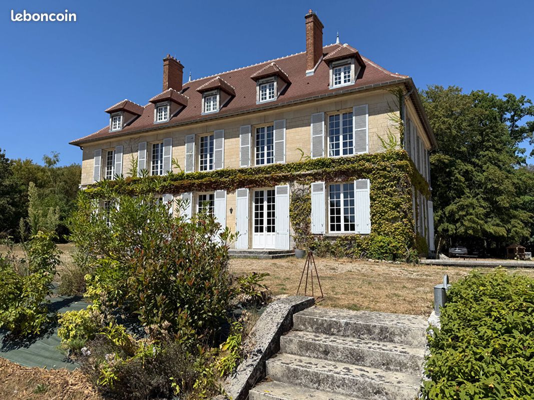 Maison 22 pièces 515 m² · à Armentières-en-Brie · 515 m² · 1 850 000 €