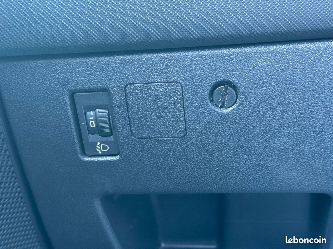 PEUGEOT 308 1.6 THP 200ch GTi (image 24)