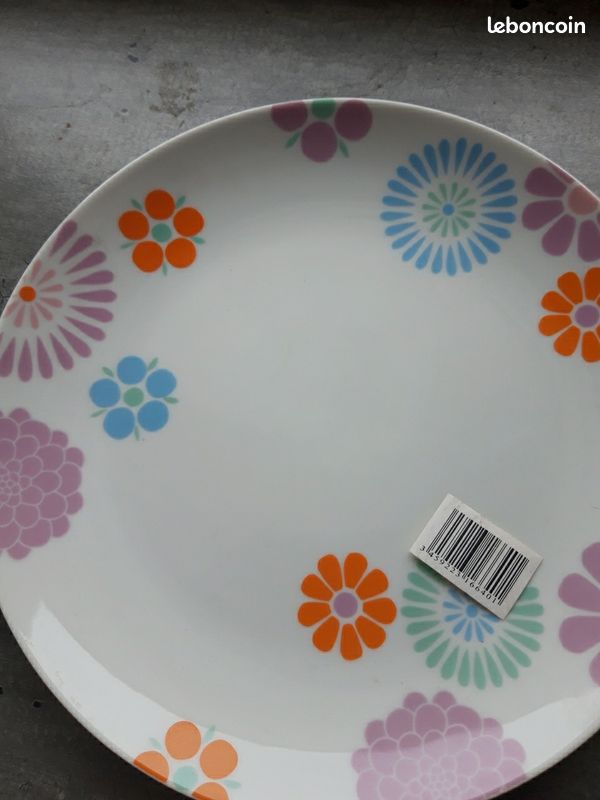 6 assiettes à dessert blanches neuves - motif fleurs vintage (image 3)