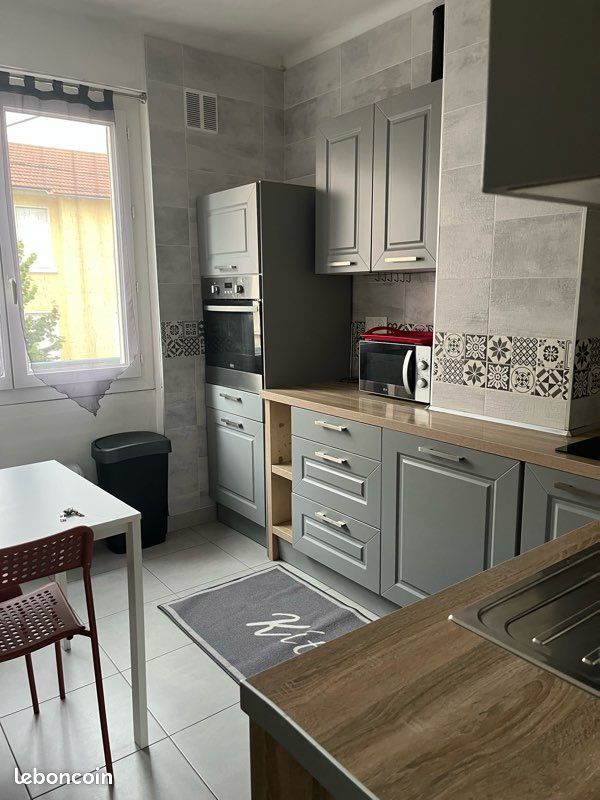 Appartement 3 pièces 70 m² · à Bron · 70 m² · 1 200 €/mois