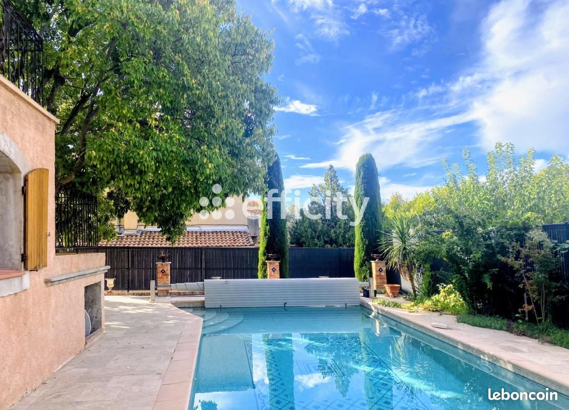 Maison 10 pièces 206 m² · à Aix-en-Provence · 206 m² · 1 330 000 €