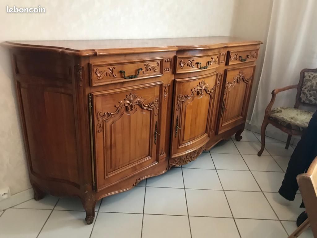 Beau buffet merisier massif style régence (image 1)