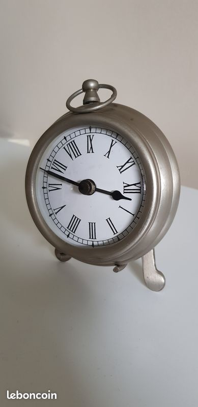 Pendulette avec son support trépied (ou à suspendre) (image 1)