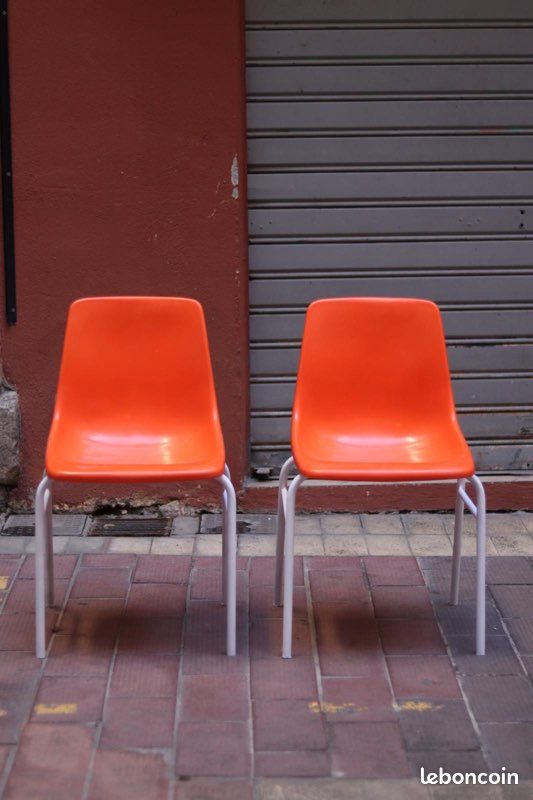 Lot de 2 chaises vintage orange – Design rétro (image 1)