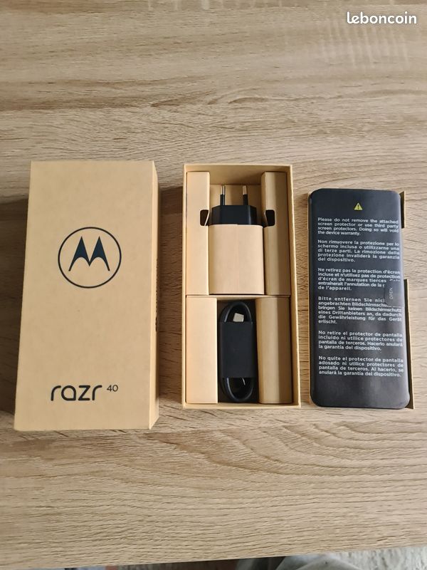 Smartphone Motorola Razr 40 256Go vert sauge Neuf (image 2)