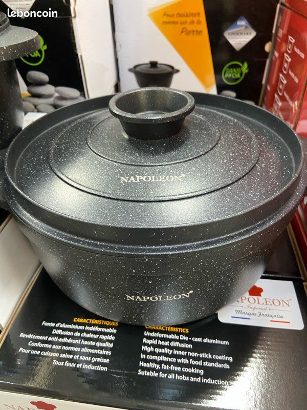 Cocotte ronde Napoleon neuf sans pfoa en fonte d’aluminium (image 1)