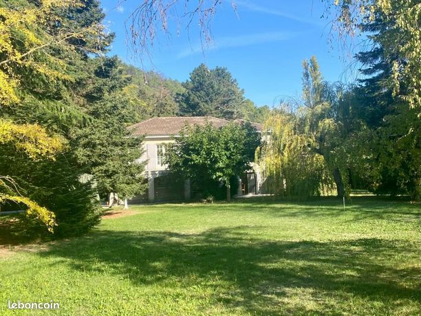 Propriété 7 pièces 156 m²