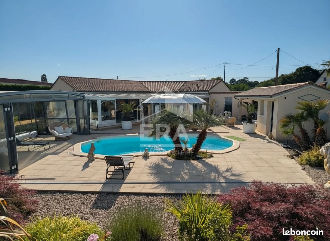 Maison 7 pièces 197 m² · à Saint-Front-de-Pradoux · 197 m² · 403 000 €