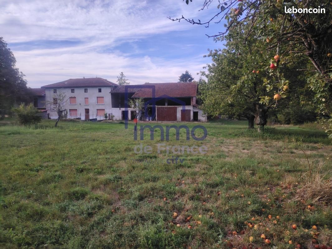 Maison 5 pièces 104 m² · à Sainte-Anne-sur-Gervonde · 104 m² · 215 000 €