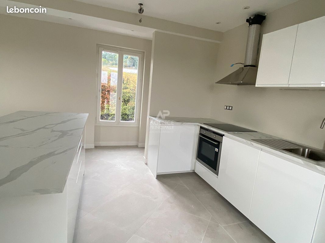 Appartement a louer saint-germain-en-laye - 5 pièce(s) - 135 m2 - Surfyn