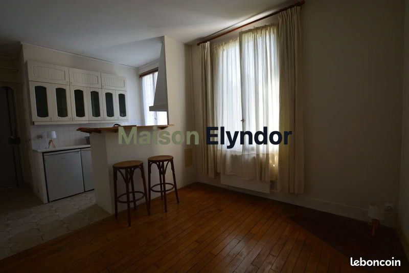 Appartement 1 pièce 22 m² · à Courbevoie · 22 m² · 890 €/mois