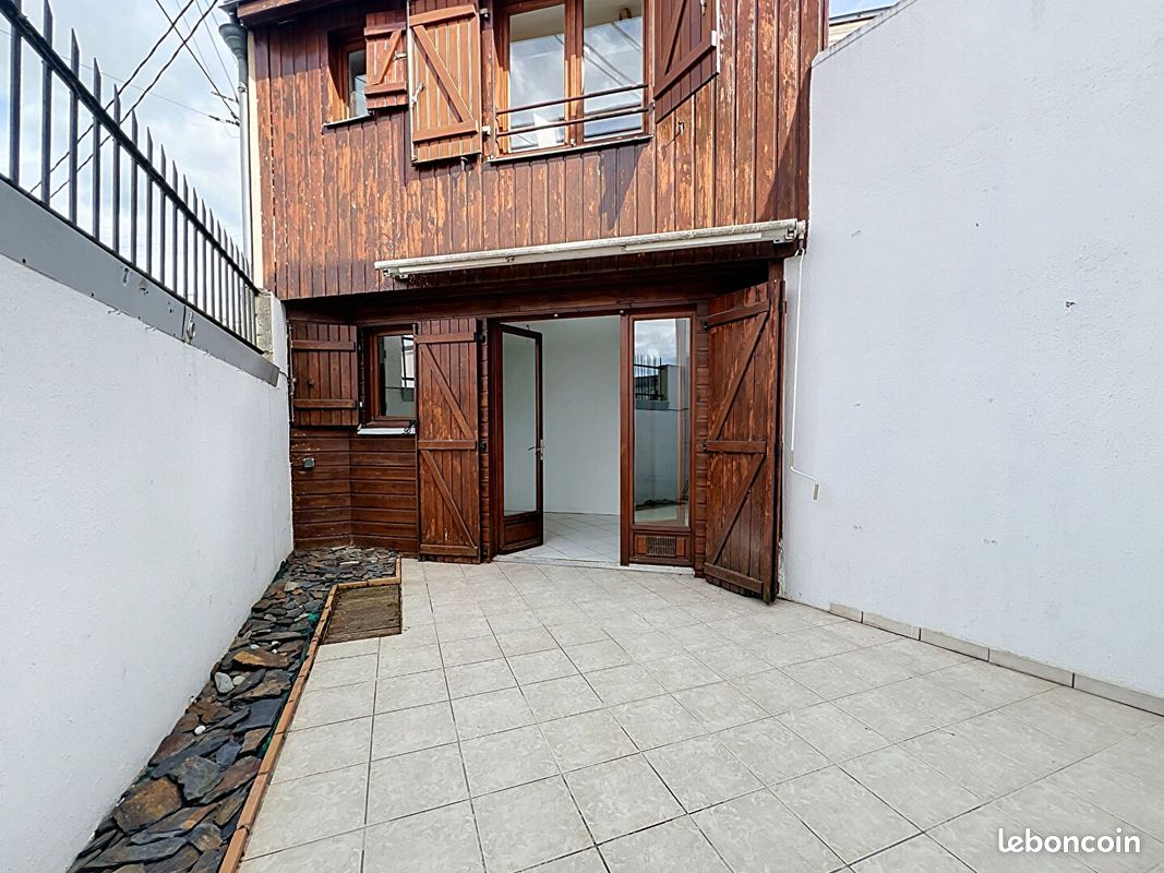 Maison 5 pièces 100 m² · à Angers · 100 m² · 1 300 €